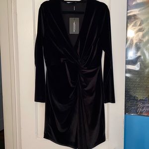 PrettyLittleThing Plus Velvet Front Twist Dress